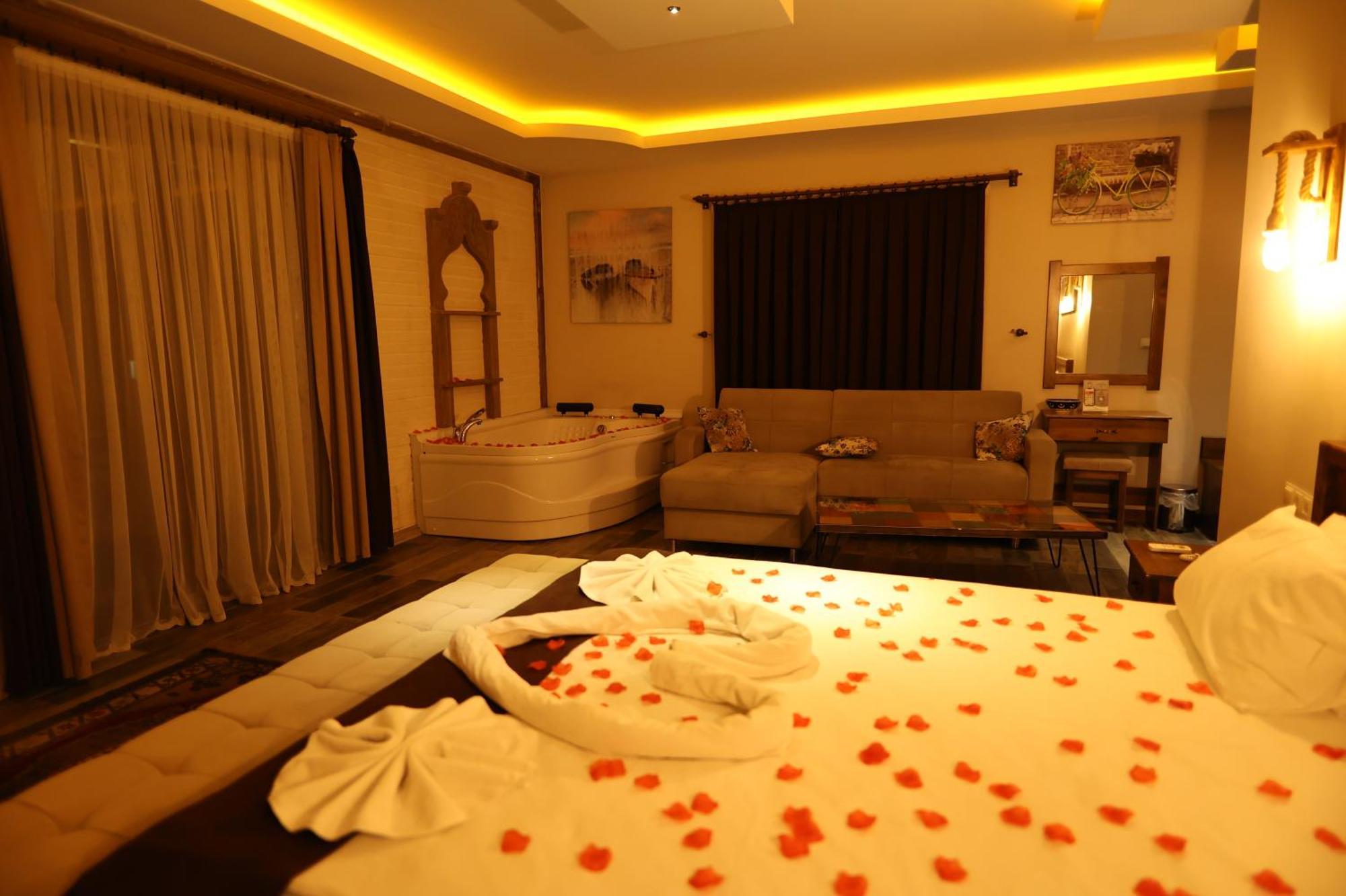 El Nazar Stone Suite Учисар Экстерьер фото