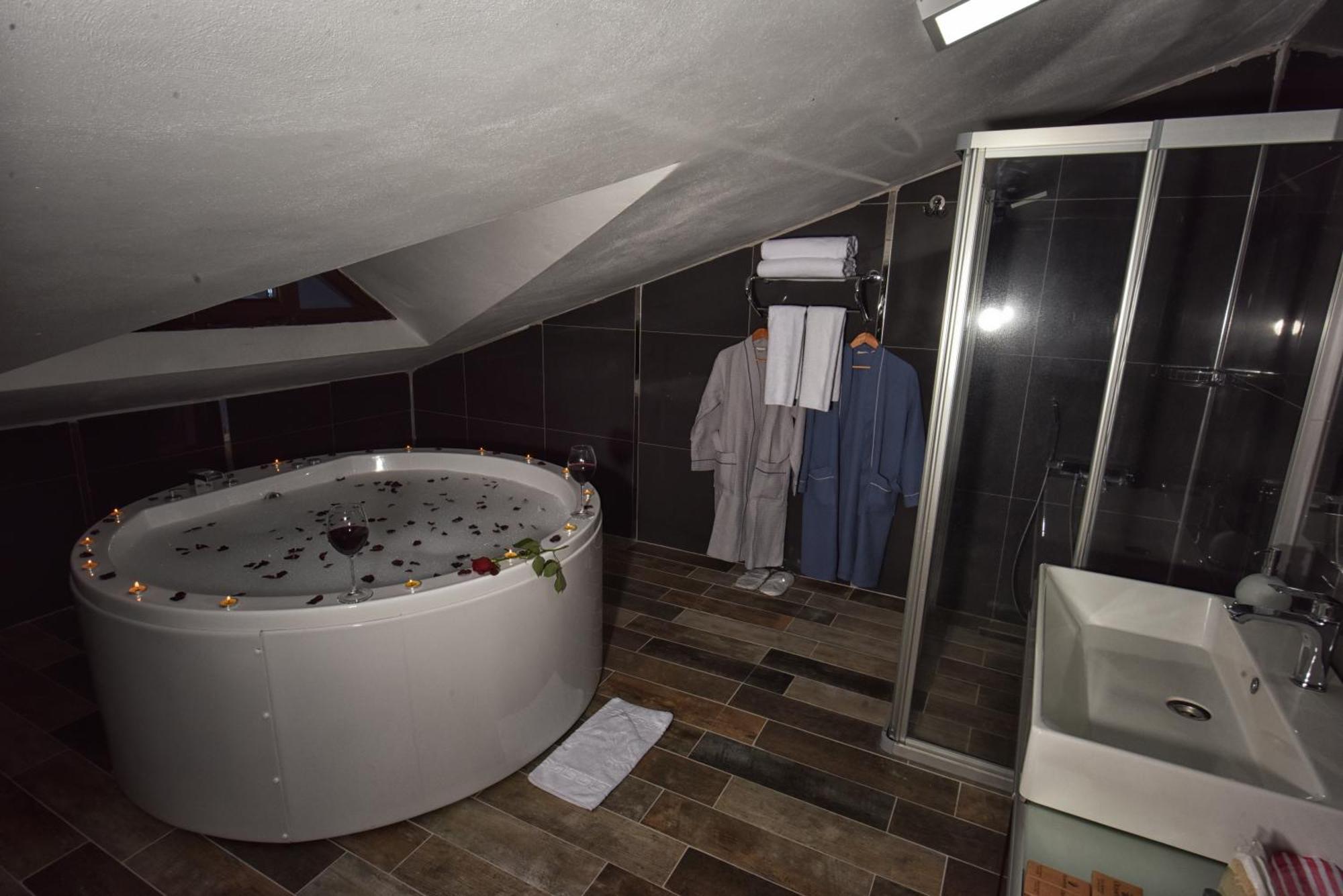 El Nazar Stone Suite Учисар Экстерьер фото